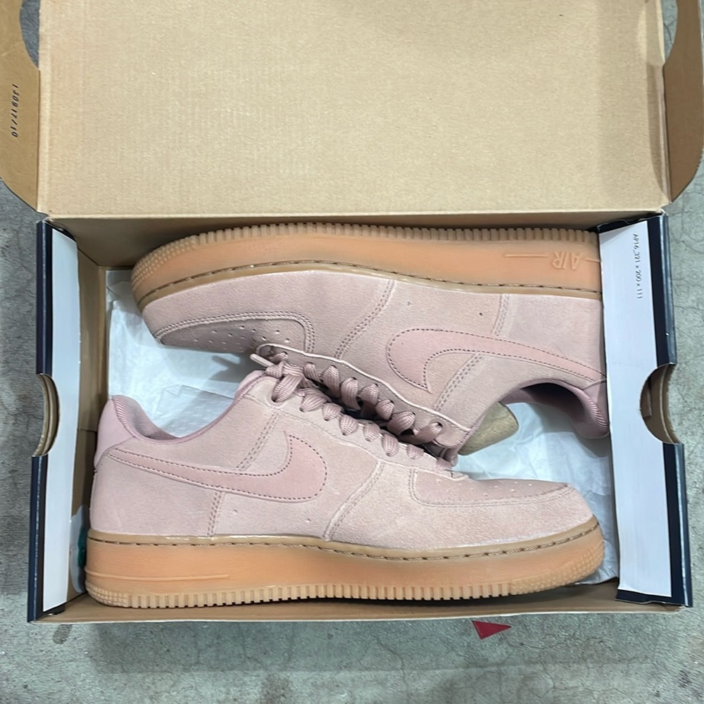 Air Force 1 ‘07 LV8 Suede